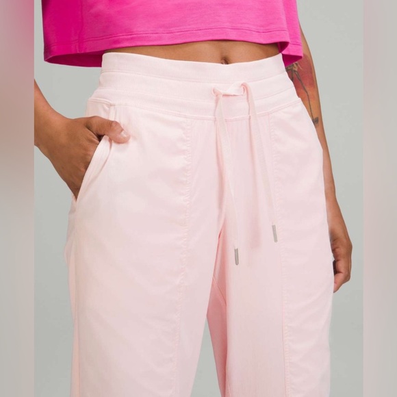 Lululemon Dance Studio Mid-Rise Lined Jogger
Strawberry Milkshake W5BZIS - Picture 8 of 11